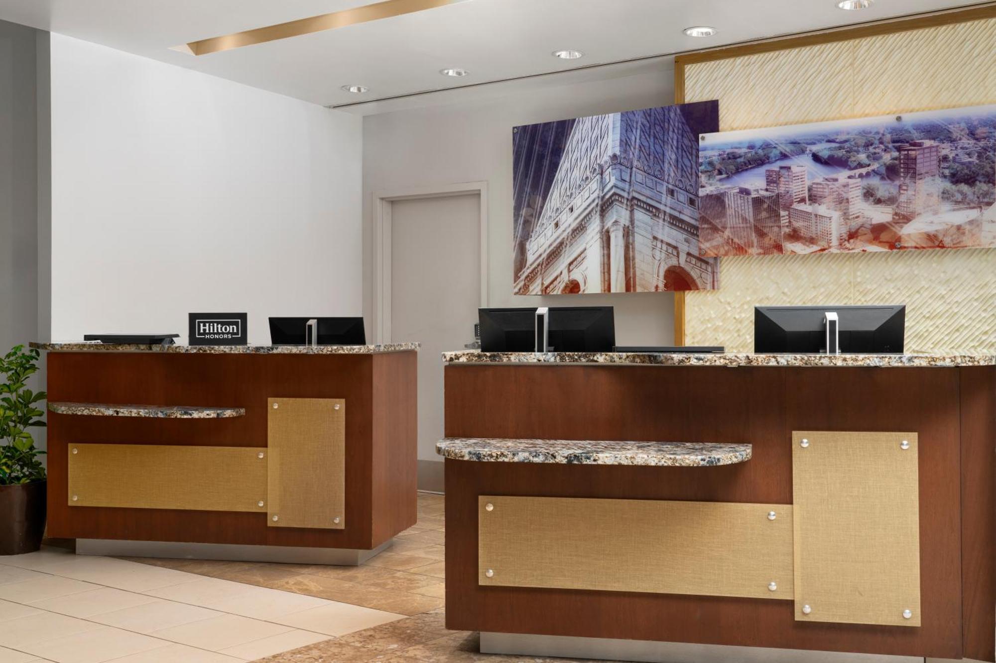 Hotel Doubletree By Hilton Hartford Downtown Extérieur photo