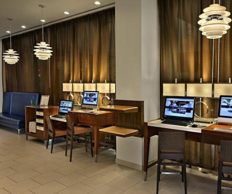 Hotel Doubletree By Hilton Hartford Downtown Extérieur photo